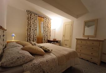 Appartamento in Santa Caterina allows 18 year olds to book a room