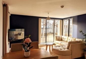 Beautiful City Center Apartment with a River View, FREE PARKING has Balcony rooms