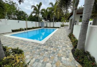 Bella luna Residencial allows 18 year olds to book a room