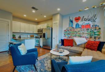 Condo 7 - I luv Nash - Minutes from Broadway! has Balcony rooms
