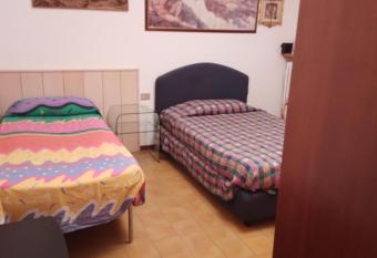 Casa mamma allows 18 year olds to book a room