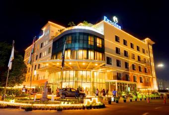 ExpoInn Suites and Convention allows 18 year olds to book a room