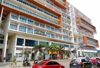 CDO UPTOWN CONDOMINIUM has Balcony rooms