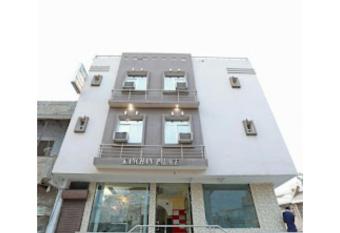 Hotel Kanchan palace, Vrindavan has Balcony rooms