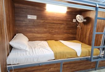 SAHIL AC DORMITORY allows 18 year olds to book a room