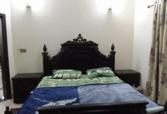 Bahria Town - 10 Marla Independent Two Bed rooms Lower or Upper portion has Balcony rooms