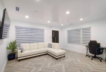 2 Bedroom 2 Bathroom Full Size Kitchen Entire Unit 3428 has Balcony rooms