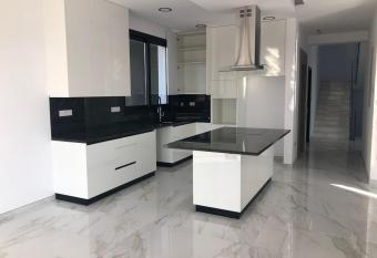 Caramsell Apartments has Balcony rooms