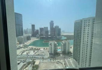 Hidden Gems in the heart of Abu Dhabi has rooms with a private hot tub