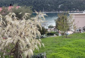 Prostran i komforan stan na predivnoj lokaciji has Balcony rooms