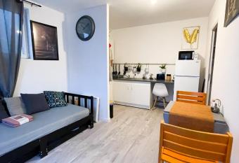 Chez Mansa allows 18 year olds to book a room