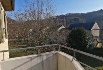 Appartement calme et propre has Balcony rooms