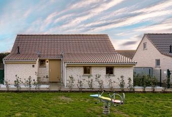 Casa di Luna allows 18 year olds to book a room