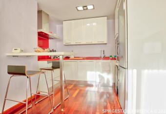 Walker Apartamento Centro Murcia has rooms with a private hot tub