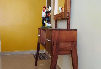 Xhunco House has Balcony rooms