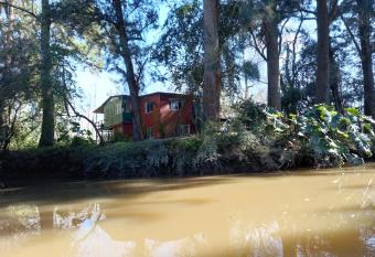 Caba  a del humedal has Smoking rooms