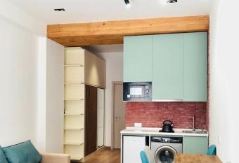 New Gudauri Redco Four Seasons F2 allows 18 year olds to book a room