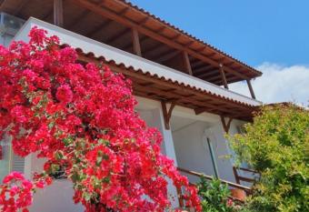 XHEKO ROOMS has Balcony rooms