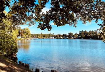 Genval - The Lake Side House has Balcony rooms