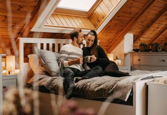 Lovasber  nyi S  h  zik   has Balcony rooms