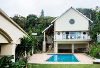 Ocean Breeze Beach House allows 18 year olds to book a room