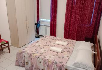 Venice Real Guesthouse allows 18 year olds to book a room