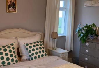 Hope Valley House has Balcony rooms