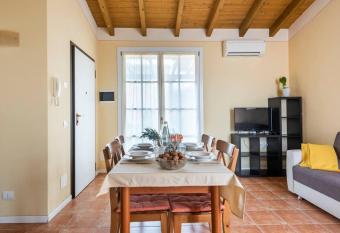 Residenza_Golf_Club allows 18 year olds to book a room