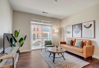 FRONTDESK 531 Virginia Ave Apts Downtown Indianapolis has Balcony rooms