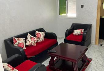 c  ur de Nouaceur has Balcony rooms