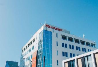 Liberty Apartment Hotel allows 18 year olds to book a room