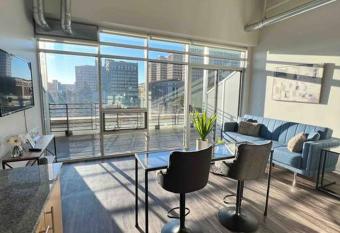 Apt Downtown Detroit with VIEW has Balcony rooms