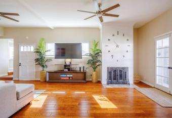 SeaRinity Hideaway has rooms with a private hot tub