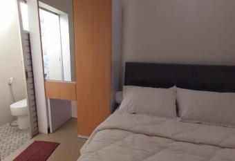 VILLA JUNA BATU allows 18 year olds to book a room