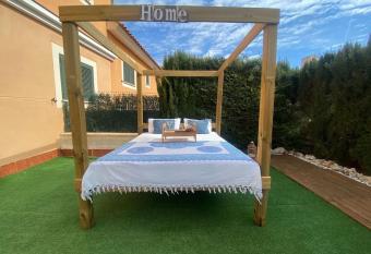 Can Guerrero situado a 500 metros de la playa! has Balcony rooms