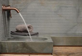 Appartement der Extraklasse mit Whirlpool has rooms with a private hot tub