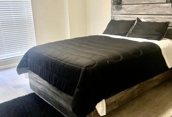 Luxury Apt in Downtown Memphis has Balcony rooms