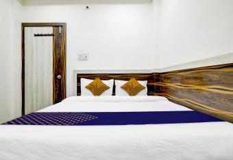 SPOT ON Hotel Panwar Palace allows 18 year olds to book a room