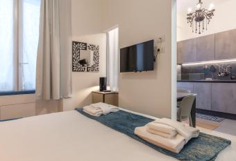 Liberty 37 Boutique Apartment allows 18 year olds to book a room