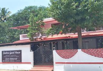 ANGELO S - 2 HOLIDAY VILLAS IN PANAJI, NORTH GOA has Balcony rooms