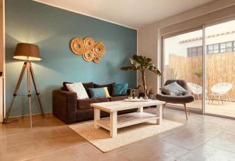 La Villa Vaih  r   en Camargue, l Hibiscus et le Magnolia has Balcony rooms