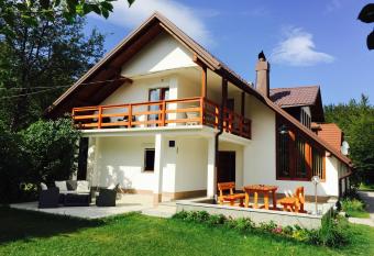 Samardzic House V allows 18 year olds to book a room