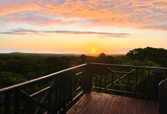 Getaway cottage has Balcony rooms