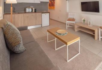 Apt Vacacional Broncemar 336 has Balcony rooms