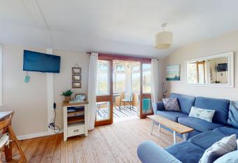 C15 Seamore, Riviere Towans allows 18 year olds to book a room