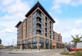 FRONTDESK River House Apts Broad Ripple Indianapolis allows 18 year olds to book a room