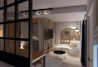 testisbooks xxx allows 18 year olds to book a room