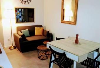 Le Cosy Chaleureux appartement allows 18 year olds to book a room