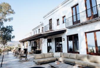 Baraka Holistic allows 18 year olds to book a room