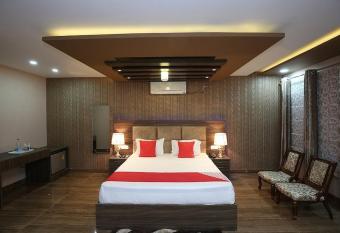 Hotel Platina Derabassi has Balcony rooms